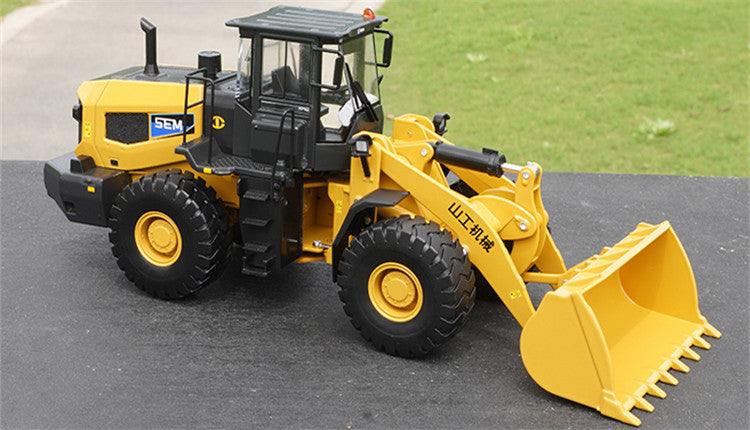 1:35 Scale SEM LE70-3X Electric Alloy wheel loader model – Heavy Alloy engineering machinery model