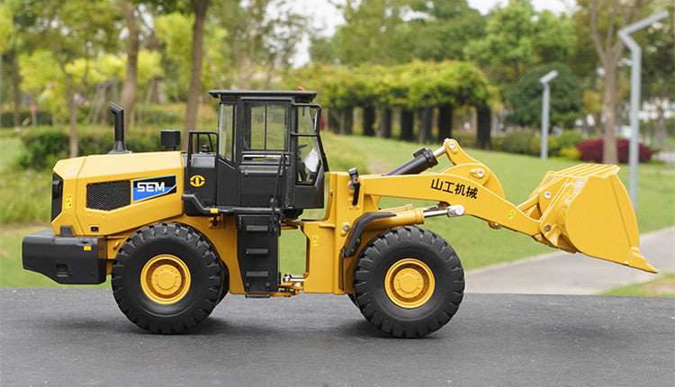1:35 Scale SEM LE70-3X Electric Alloy wheel loader model – Heavy Alloy engineering machinery model
