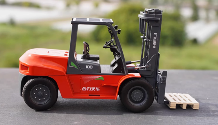 Original high quality 1:25 HELI G-Series 10T collectible forklift model – Realistic Heavy-Duty Alloy Construction Replica