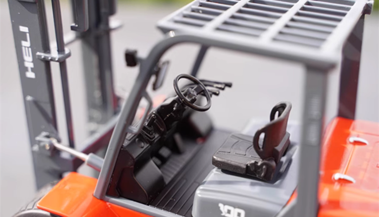 Original high quality 1:25 HELI G-Series 10T collectible forklift model – Realistic Heavy-Duty Alloy Construction Replica