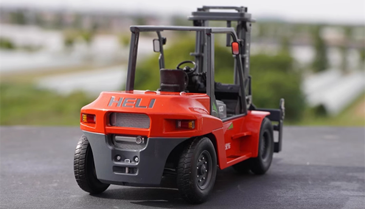 Original high quality 1:25 HELI G-Series 10T collectible forklift model – Realistic Heavy-Duty Alloy Construction Replica