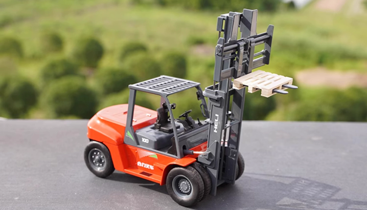 Original high quality 1:25 HELI G-Series 10T collectible forklift model – Realistic Heavy-Duty Alloy Construction Replica