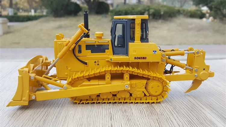 Realistic Heavy Equipment Replica 1:43 Shantui SD52-5 collectible bulldozer model with Functional Blade & Track