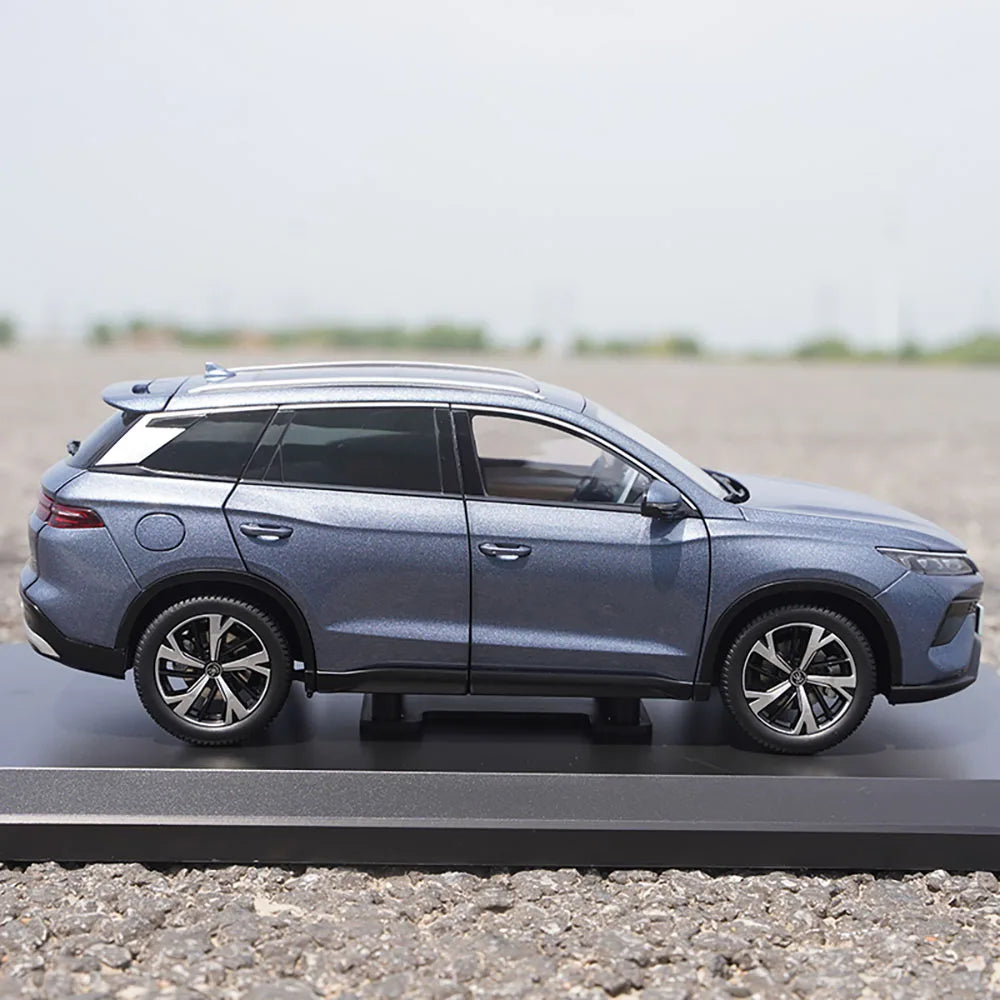 Original Factory 1:18 BYD Song Pro DM-i (2nd Gen) Alloy SUV Car Model – Official Replica with Opening Parts