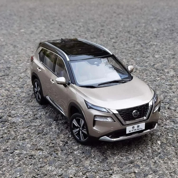 Authentic 1:18 Nissan X-Trail 2021 Alloy SUV CAR Model with Opening Doors & Detailed Interior