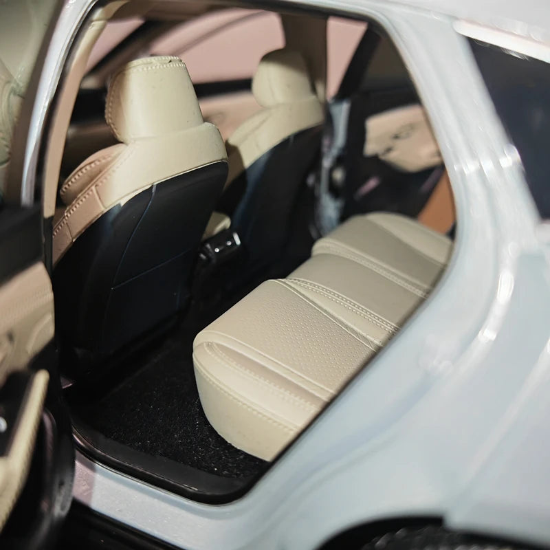 BYD Qin L 2024 Original 1:18 Diecast Sedan Model for Display & Collection