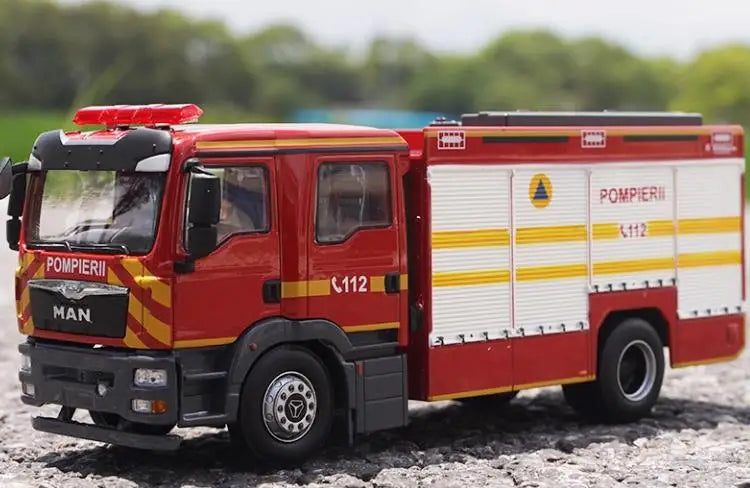 High Quality 1:43 Yongqiang CARMICHAEL COBRA3 Cobra, Alloy Main Foam Fire Truck Model Miniature for Gift