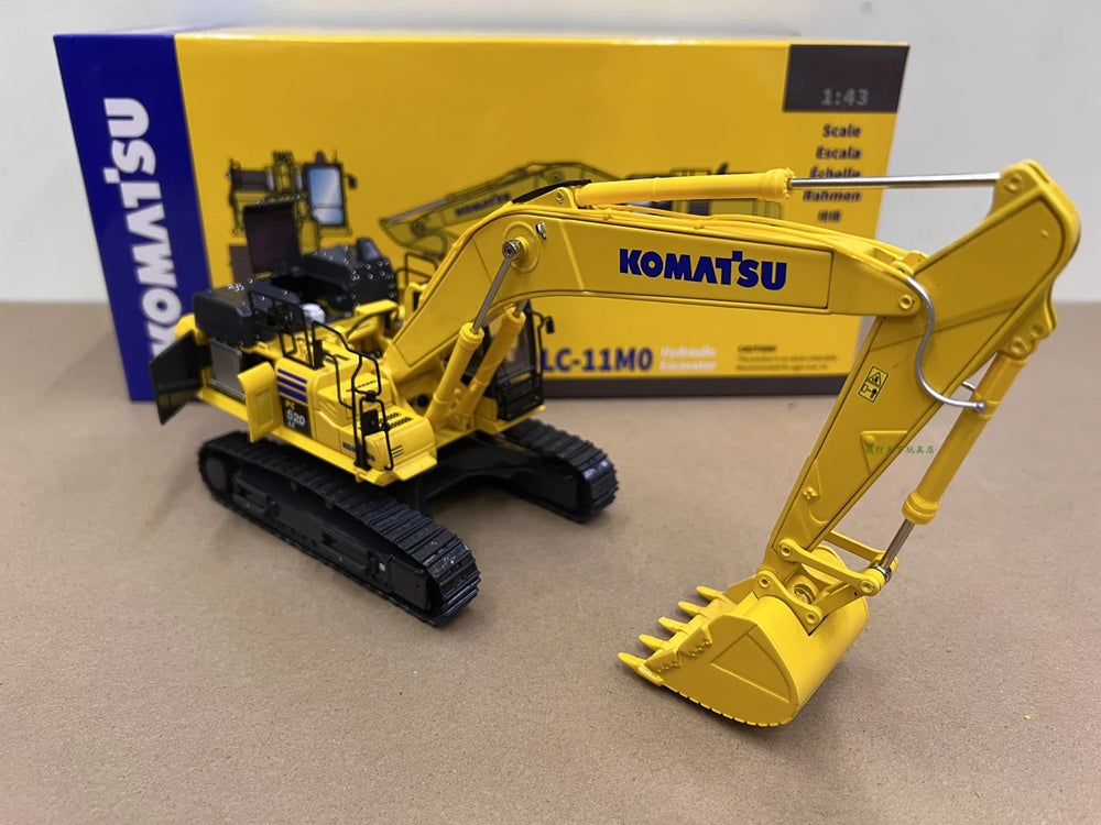 Original Authentic 1:43 Komatsu PC520LC-11M0 Excavator Model | Rotating Construction Machine Replica for Display, Gift