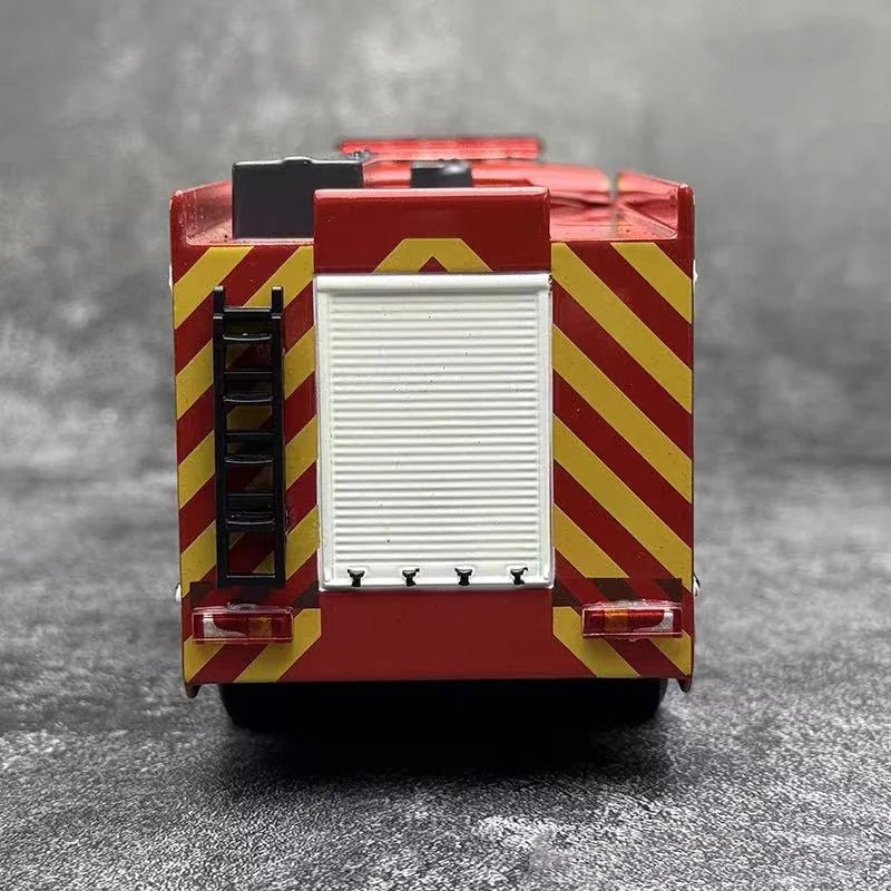 Original Authentic 1:43 MAN POMPIERII Rescue Fire Truck Model – German MAN Diecast Emergency Vehicle