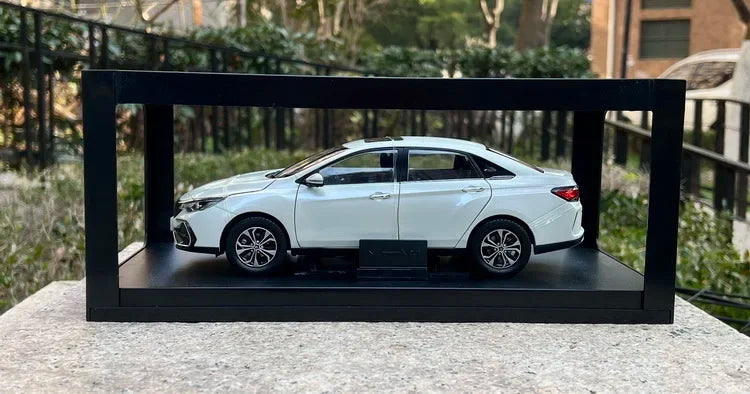 High Classic Authentic 1:18 Nissan Venucia D60EV Diecast Car Models with Alloy Body, Opening Doors, Interior Details for Gift