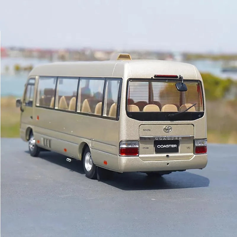 Original Factory 1:24 Golden Dragon Diecast Minibus Model, Alloy Mid-size Collectible Coach Miniature for Gift, Promotion