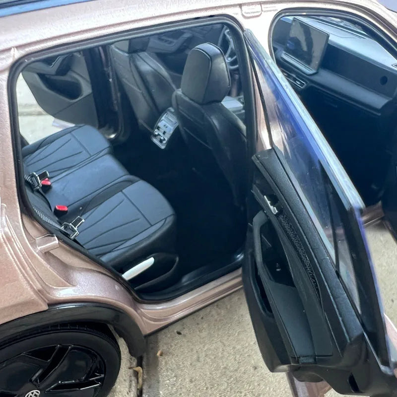 Original Factory 1:18 Volkswagen Tiguan L Pro R-Line 2024 Diecast SUV Model with Opening Parts & Detailed Interior