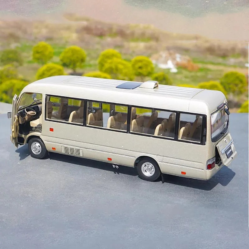 Original Factory 1:24 Golden Dragon Diecast Minibus Model, Alloy Mid-size Collectible Coach Miniature for Gift, Promotion