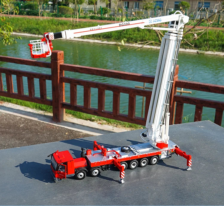 High Quality 1:43 Yongqiang CARMICHAEL COBRA3 Cobra, Alloy Main Foam Fire Truck Model Miniature for Gift