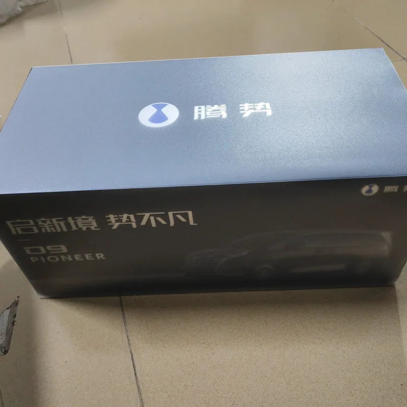 Original Factory 1:18 BYD Denza D9 Pioneer Diecast MPV Car Model for Collection, Display, Adult Birthday Gift