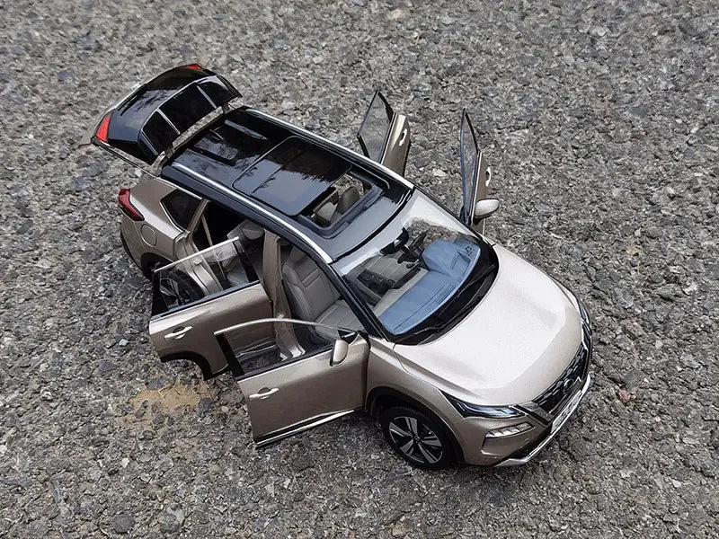 Authentic 1:18 Nissan X-Trail 2021 Alloy SUV CAR Model with Opening Doors & Detailed Interior