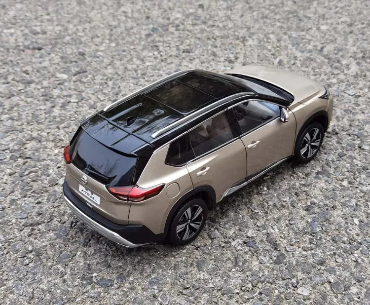 Authentic 1:18 Nissan X-Trail 2021 Alloy SUV CAR Model with Opening Doors & Detailed Interior