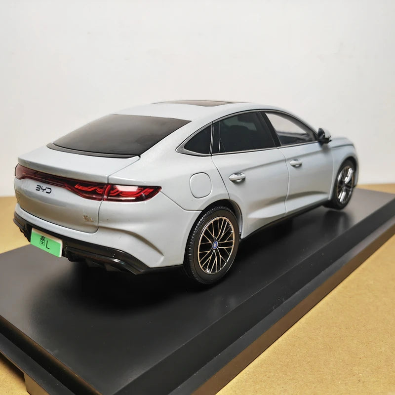 BYD Qin L 2024 Original 1:18 Diecast Sedan Model for Display & Collection