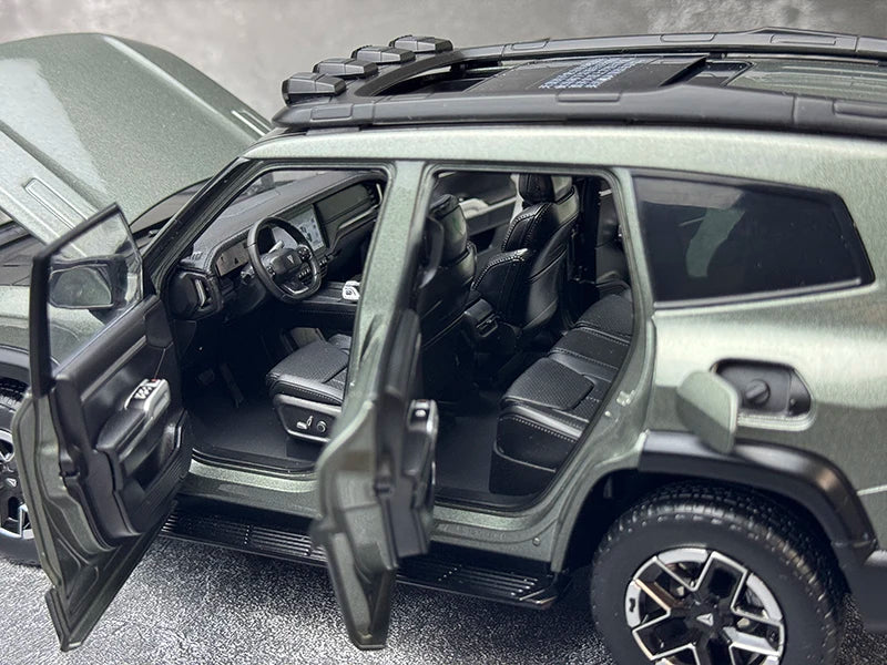 Original Factory 1:18 Changan Deep Blue G318 Metal Off-Road SUV – Diecast New Energy Vehicle Model with Opening Doors