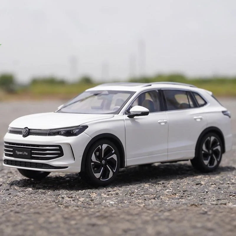 High Quality 1:18 VW Tiguan L PRO SUV Alloy Car Mode for Collection Kids Gifts Decoration Display