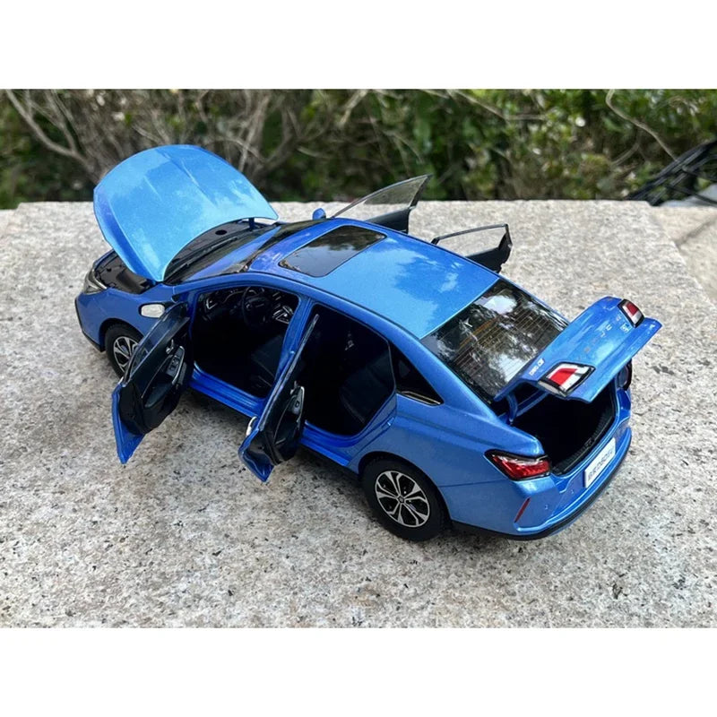 High Classic Authentic 1:18 Nissan Venucia D60EV Diecast Car Models with Alloy Body, Opening Doors, Interior Details for Gift