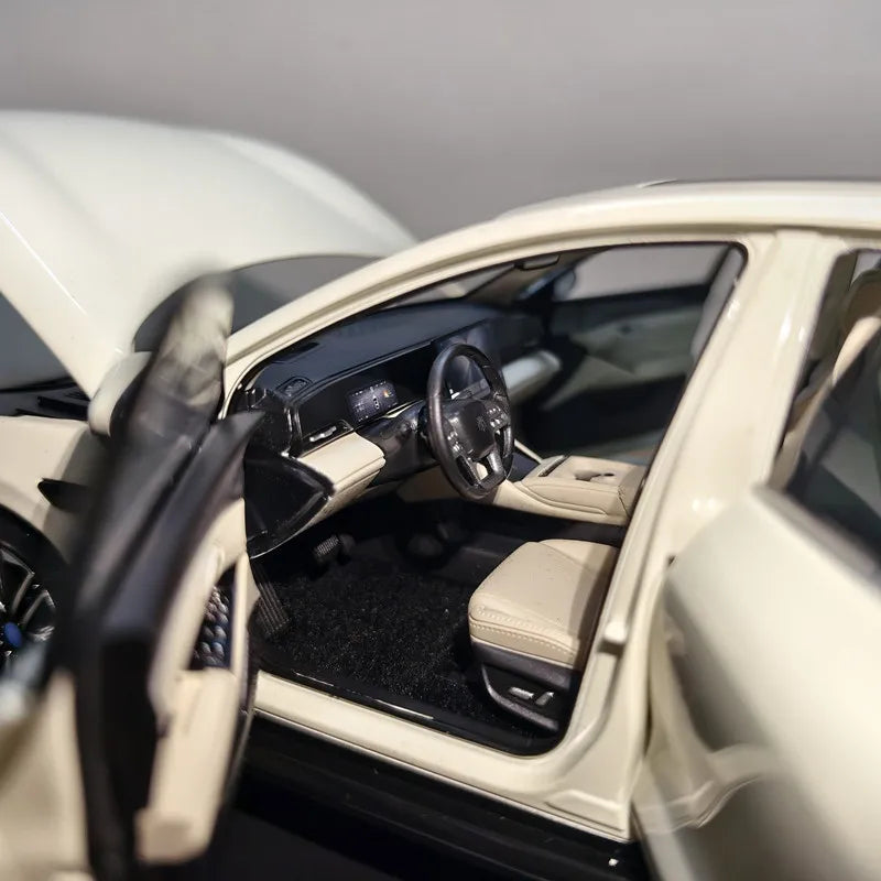 High Simulation 1:18 BYD QinL EV 2025 Alloy Model – Realistic Electric Car Collectible & Display Replica