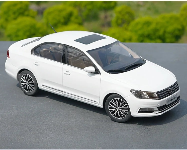 Diecast 1/18 Scale SAIC Volkswagen New Santana 2017 Alloy Car Model Toys for Boys Gift Collection Display