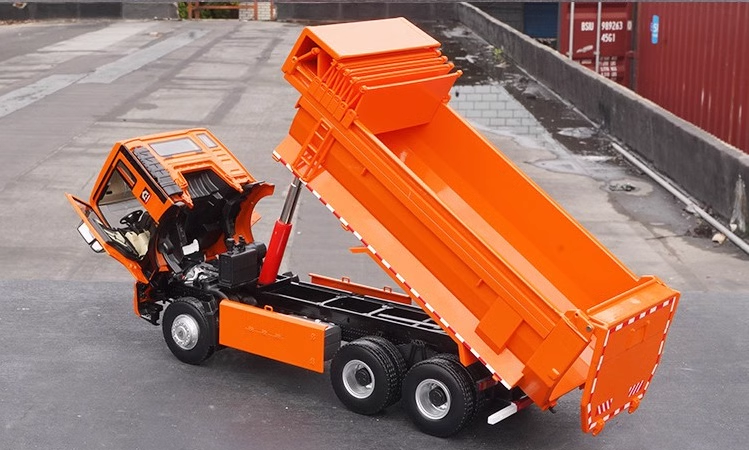 high detail collectiable 1:24 HOWO TX alloy tipper truck model for gift, collection, display