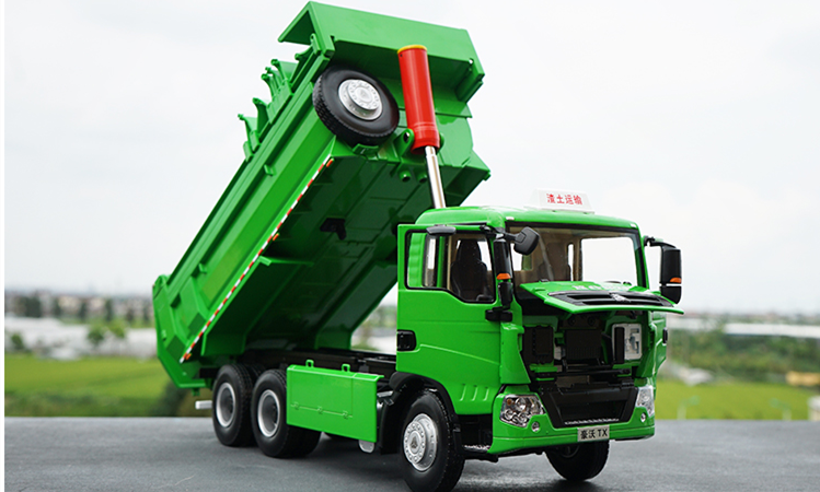 high detail collectiable 1:24 HOWO TX alloy tipper truck model for gift, collection, display