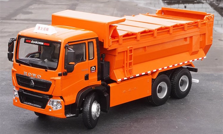 high detail collectiable 1:24 HOWO TX alloy tipper truck model for gift, collection, display