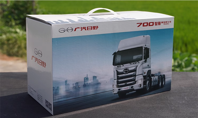 High quality collectiable 1:24 Hino 700 tractor Truck Model for collection, gift, demonstration