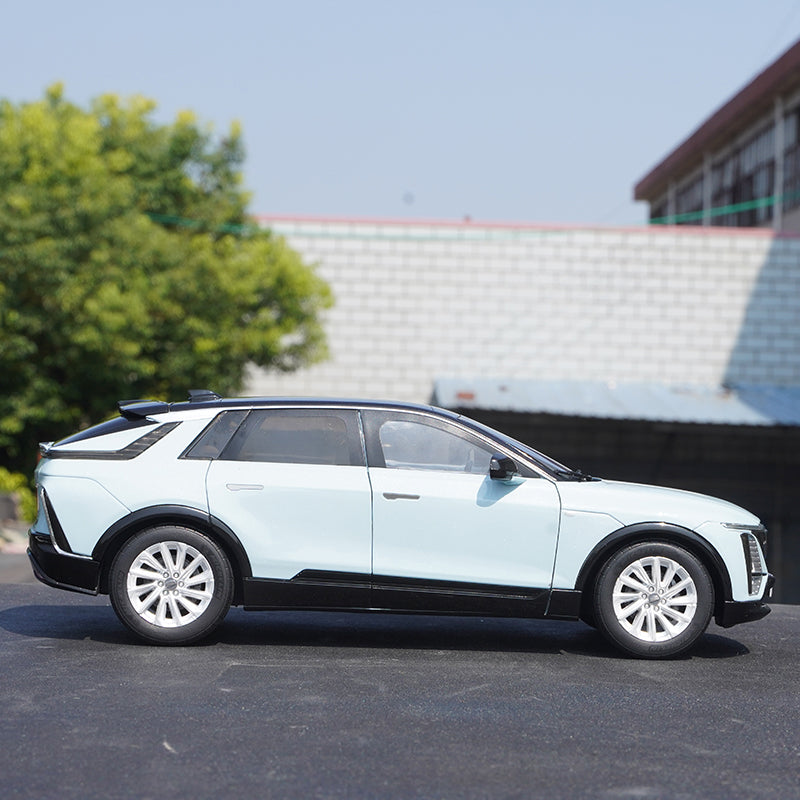 Original factory 1/18 Cadillac LYRIQ diecast scale car model kits SUV electric vehicle alloy car model for  gift