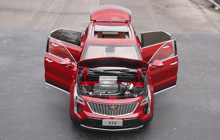 1:18 SAIC GM Cadillac XT4 2022 Diecast SUV scale car model for gift, collection