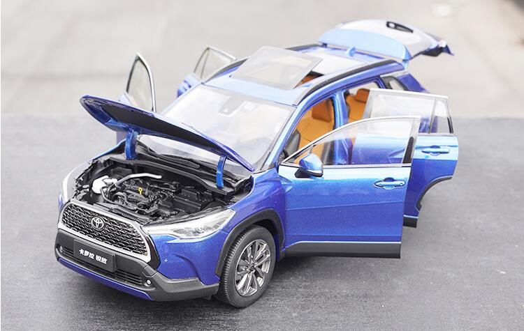 Original factory 1:18 TOYOTA COROLLA CROSS Ruifang blue alloy car model for gift, toys