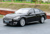 Original factory authentic 1/18 Q70L INFINITI Q70 2017 white diecast metal car model with small gift