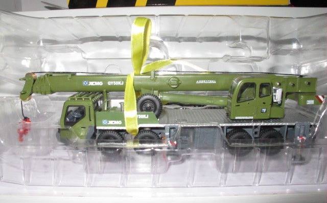 1:50 XCMG QY50KJ 50 tons Crane Model, army green crane model