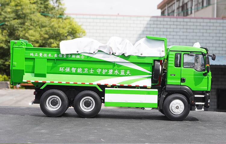 Original factory 1:24 Sinotruk SITRAK G7 mack dump truck model alloy slage dump truck miniature for sale