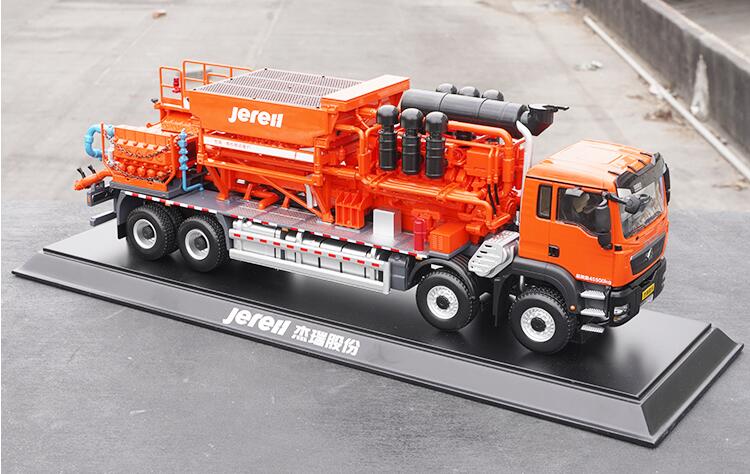 Original factory classic 1:30 Diecast Jerell oil operation transport vehicle truck model large Fracturing truck model for collection