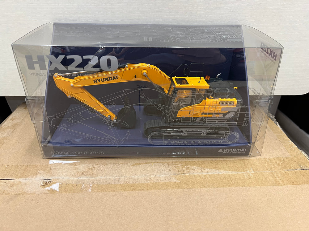 original factory 1:35 HYUNDAI HX220 die cast scale excavator model alloy engineering truck excavator miniature kits for kids toy