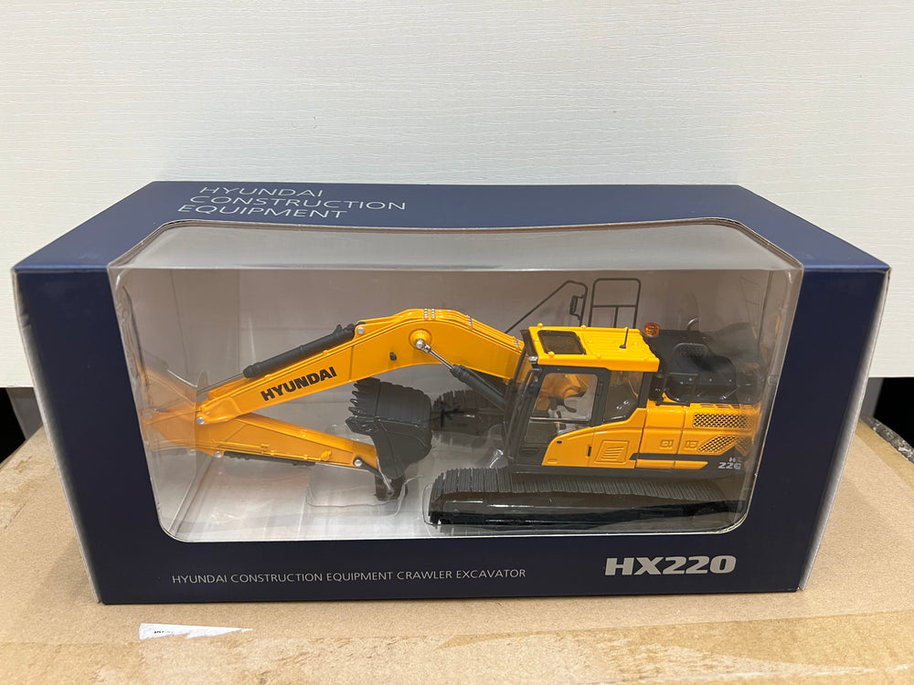 original factory 1:35 HYUNDAI HX220 die cast scale excavator model alloy engineering truck excavator miniature kits for kids toy