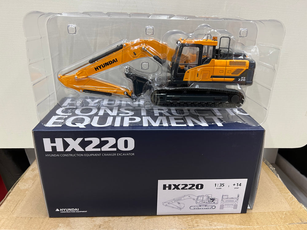 original factory 1:35 HYUNDAI HX220 die cast scale excavator model alloy engineering truck excavator miniature kits for kids toy