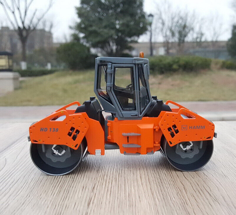 Musuem quality Collectiable 1:35 Wirtgen HD138 Hamm Double Cylinder roadroller model for sale