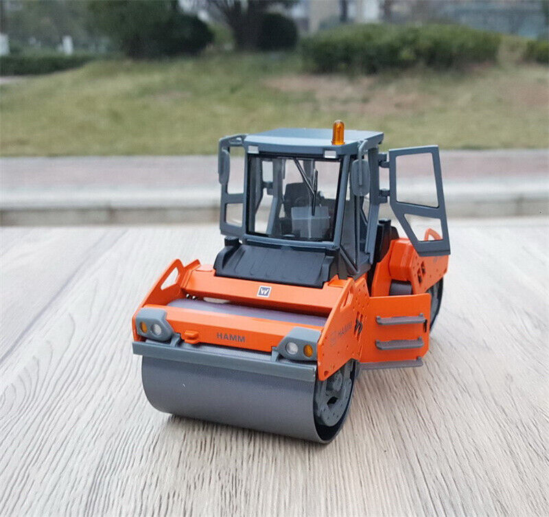 Musuem quality Collectiable 1:35 Wirtgen HD138 Hamm Double Cylinder roadroller model for sale