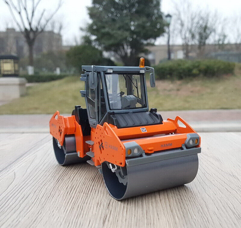 Musuem quality Collectiable 1:35 Wirtgen HD138 Hamm Double Cylinder roadroller model for sale