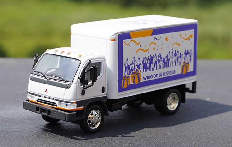 Original factory 1:53 General Model Mitsu bishi FUSO Diecast HK light truck advertising alloy van truck model for gift