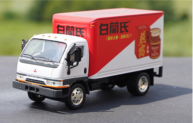 Original factory 1:53 General Model Mitsu bishi FUSO Diecast HK light truck advertising alloy van truck model for gift