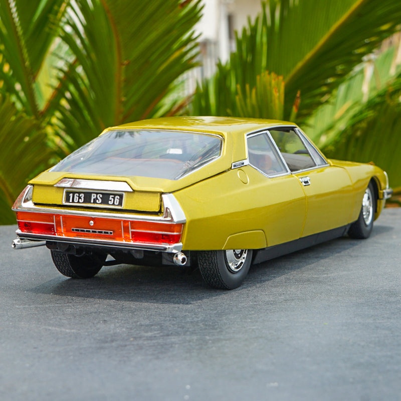 1971 CITROEN SM GOLDEN LEAF / GOLD 1/18 DIECAST MODEL CAR BY NOREV WITH SMALL GIFT