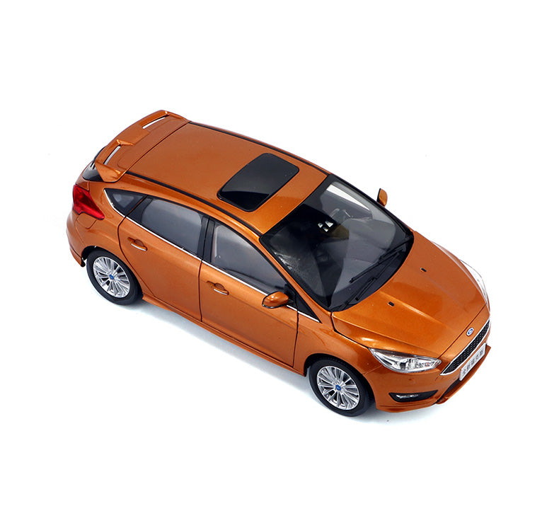 Original factory Ford 1:18 All new Ford Focus 2017 White/orange diecast car model with small gift