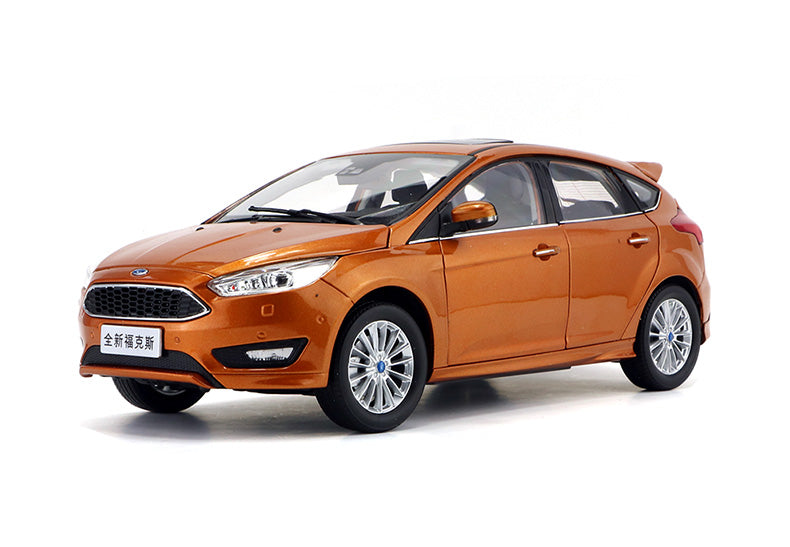 Original factory Ford 1:18 All new Ford Focus 2017 White/orange diecast car model with small gift