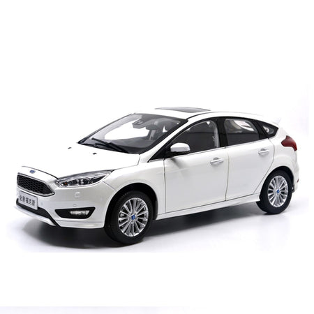 Original factory Ford 1:18 All new Ford Focus 2017 White/orange diecast car model with small gift